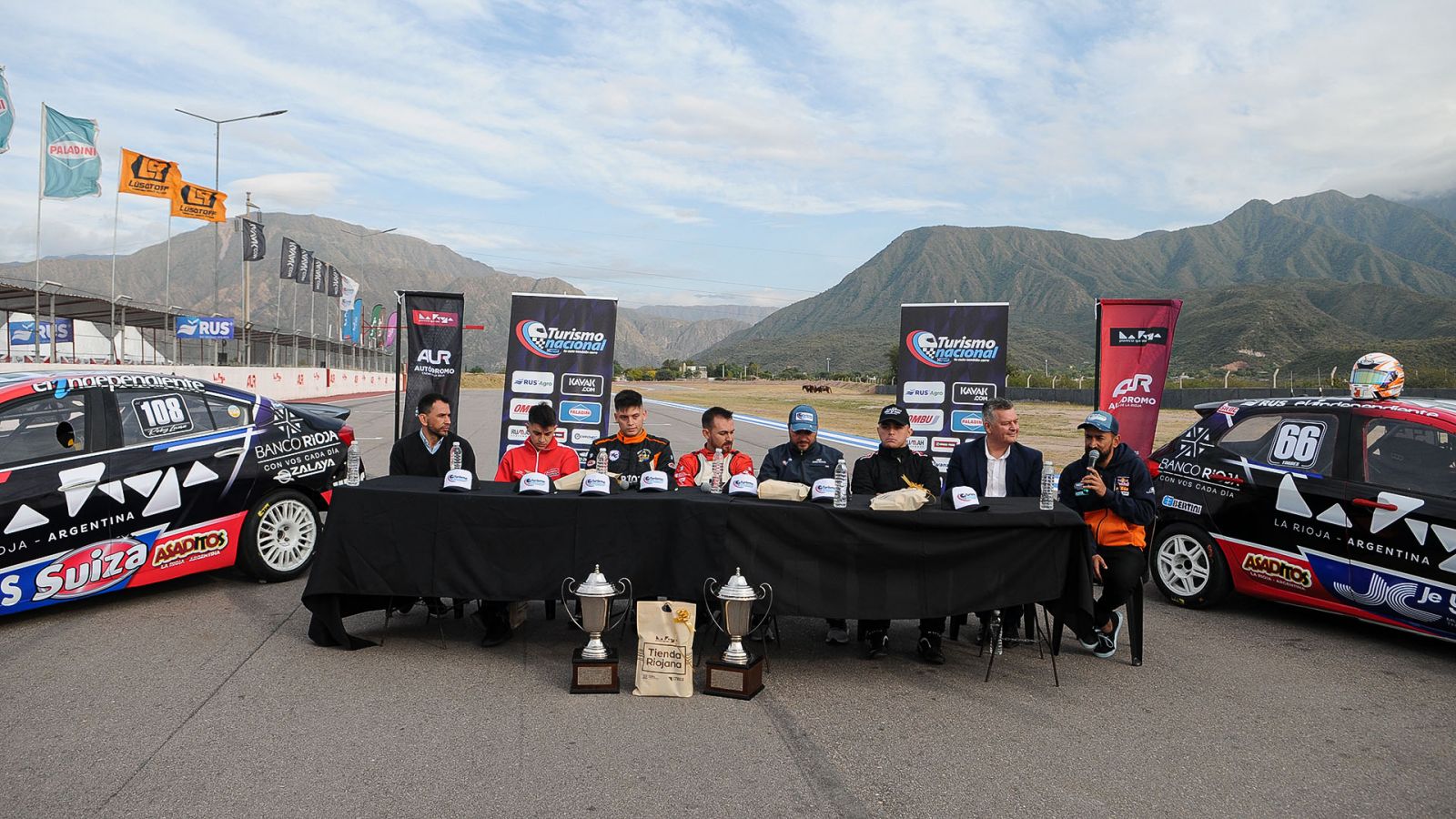 Una presentación con un marco imponente