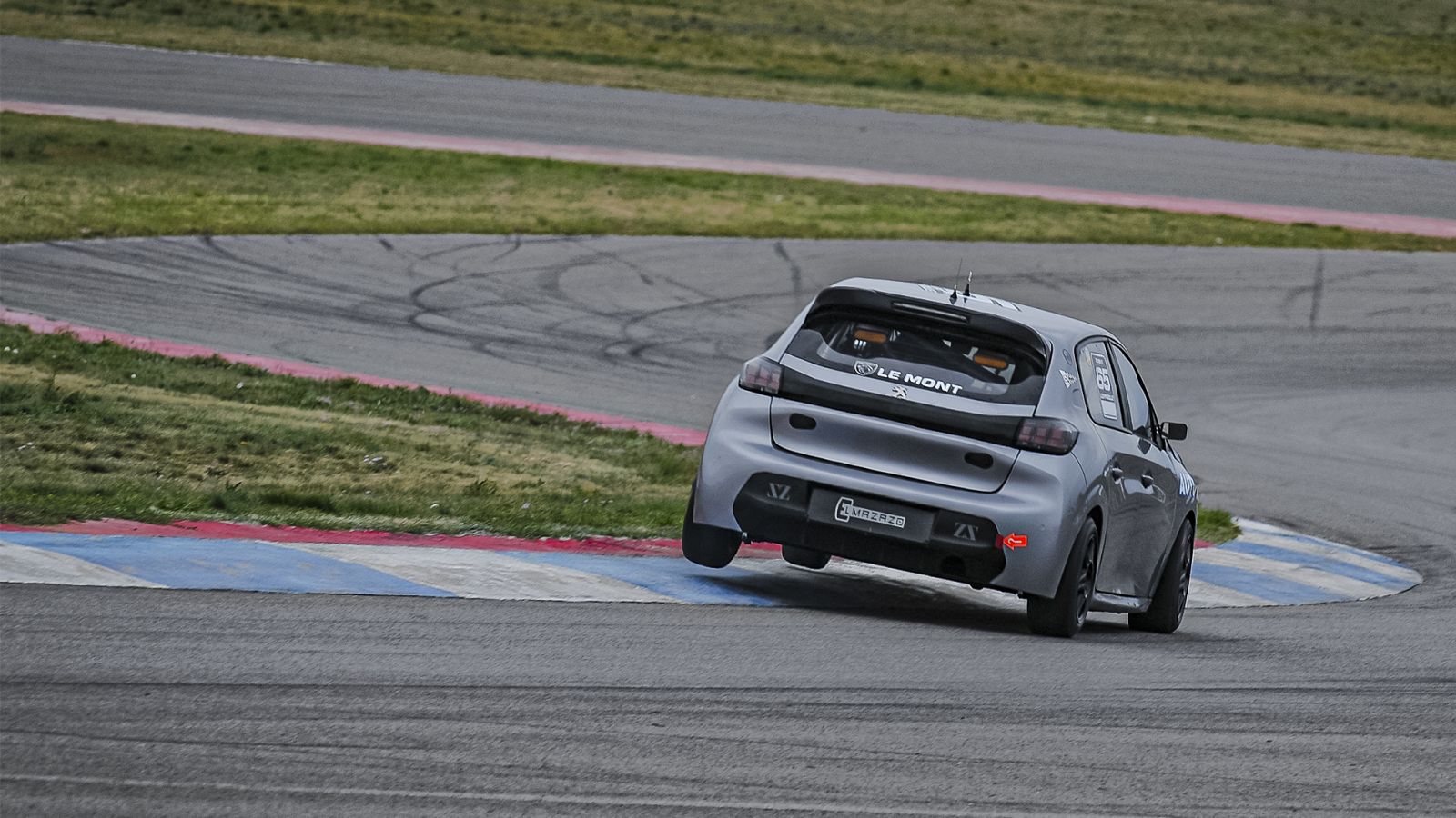 Julián Lepphaille, líder en el primer cronometrado