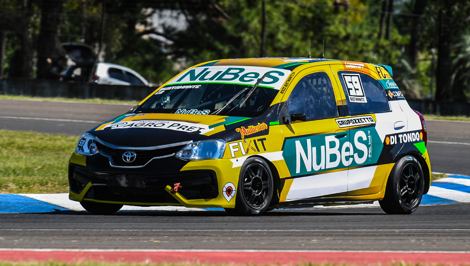 Renzo Bustamante, con cambios confirmados