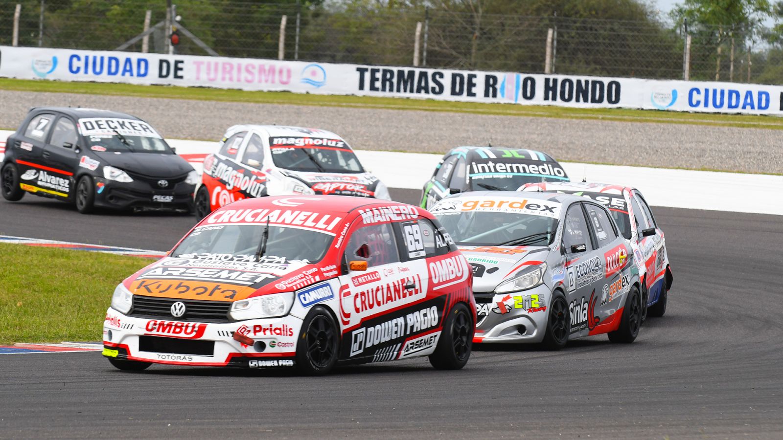 Ramiro Cano vence por primera vez en series