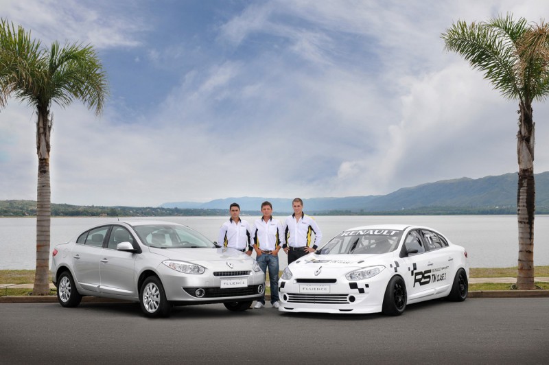 Primera aparición del Renault Fluence de TN, en pista