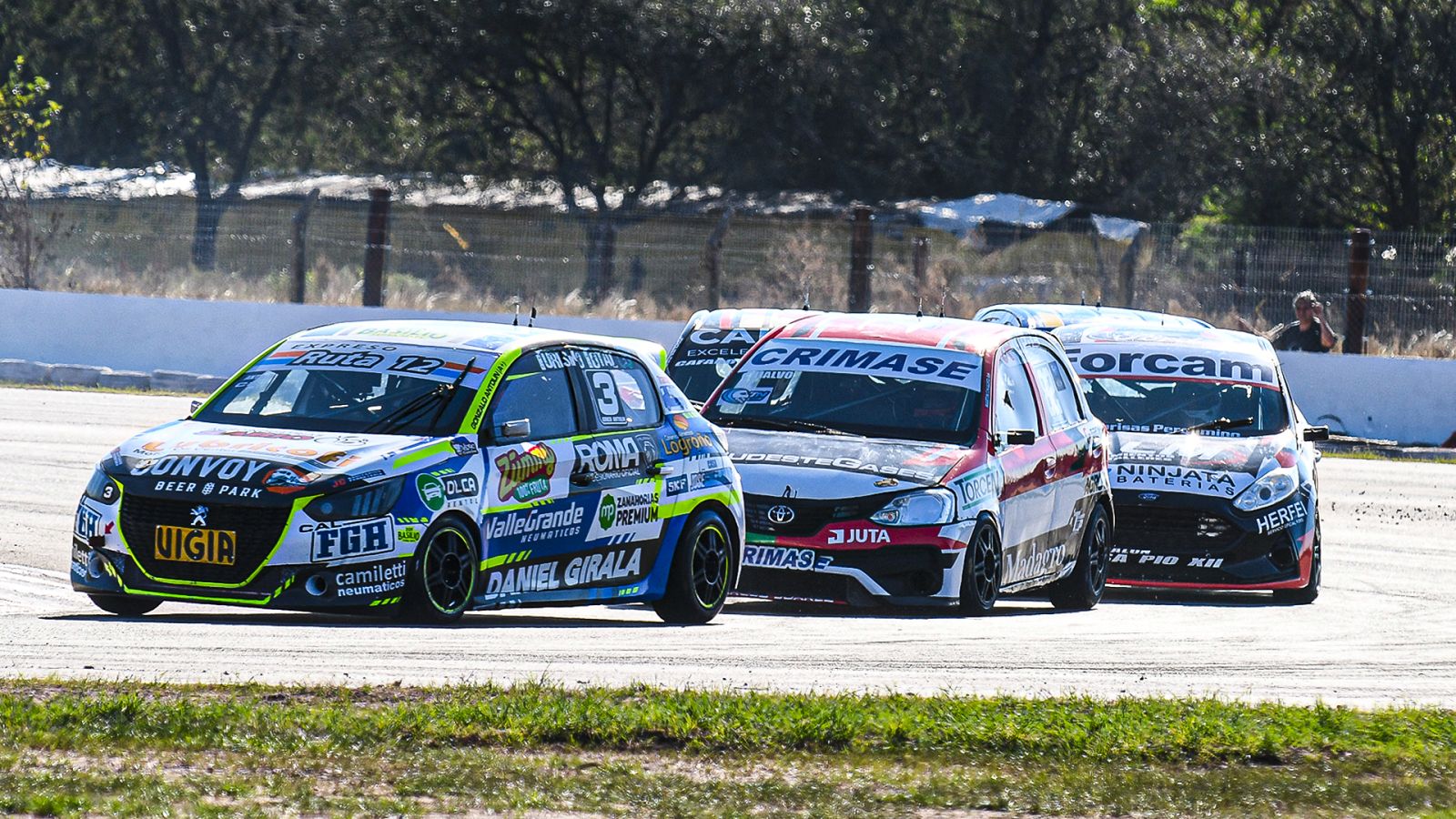 Ni el pace-car detuvo a Gonzalo Antolín