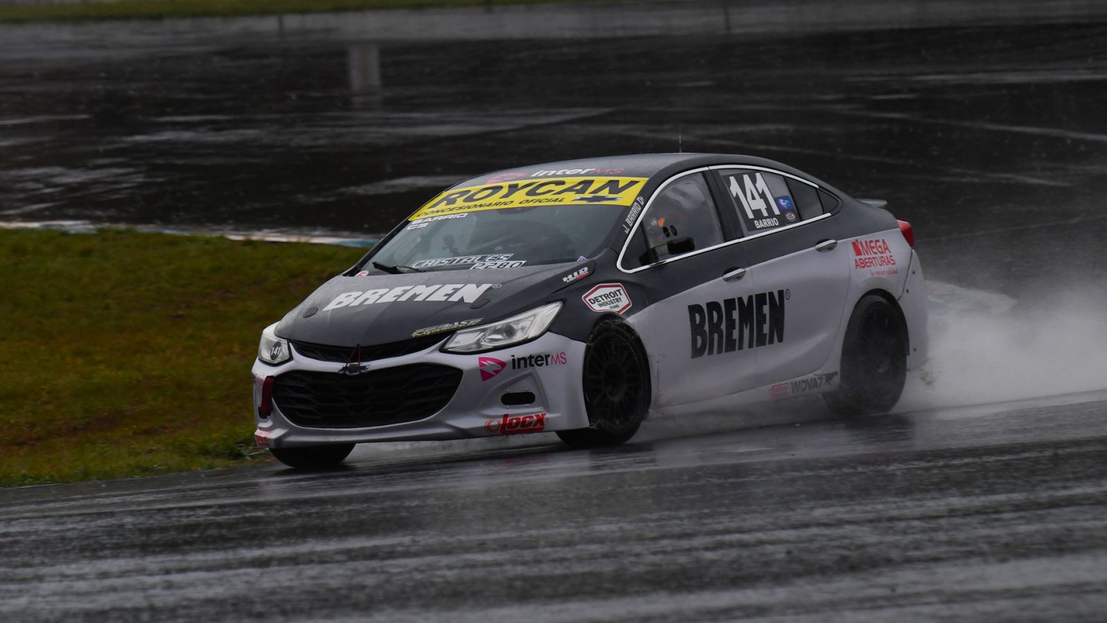 Jorge Barrio, con autoridad en la primera serie