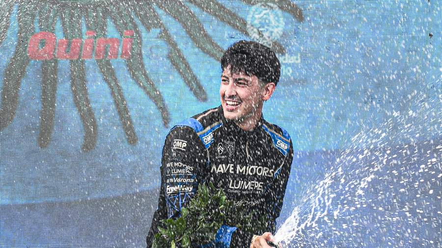 Martín Leston, y su bautismo triunfal