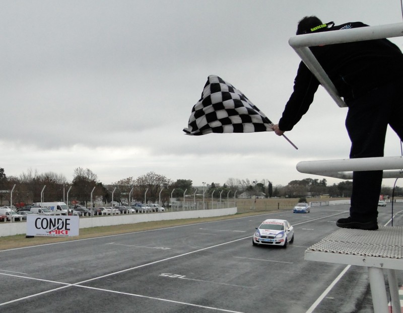 Manejando bajo la lluvia