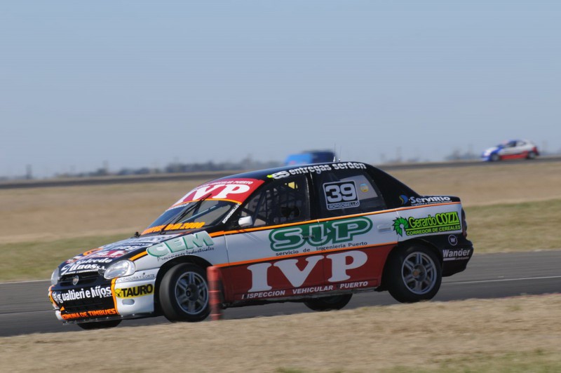 <B>Joel Borgobello se afianza