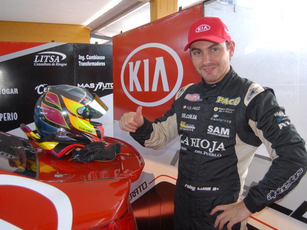 Luna proyecta con Giacone