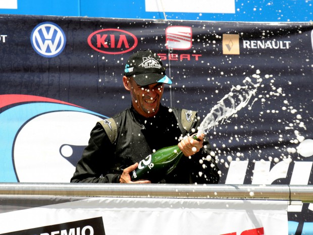 Pezzini Competición incorpora a Pernia