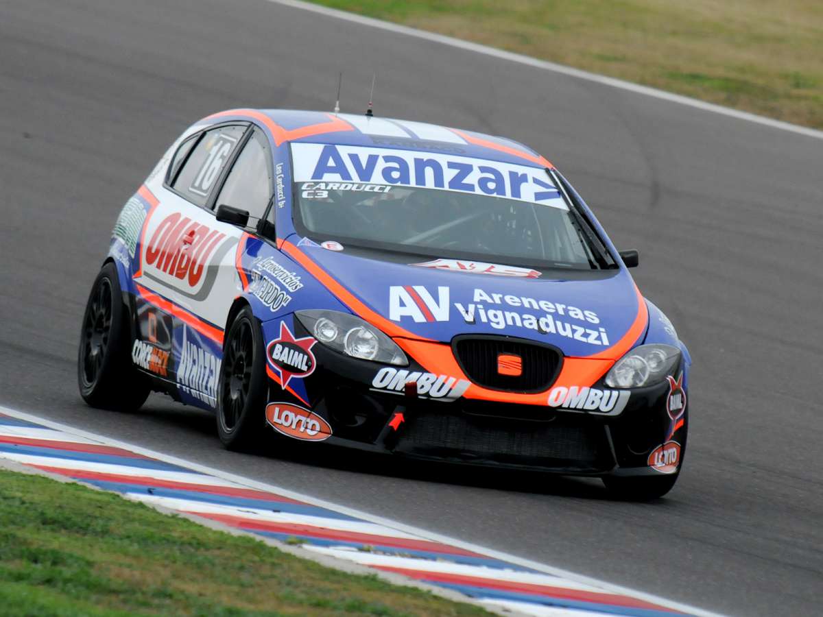 Carducci juega de local