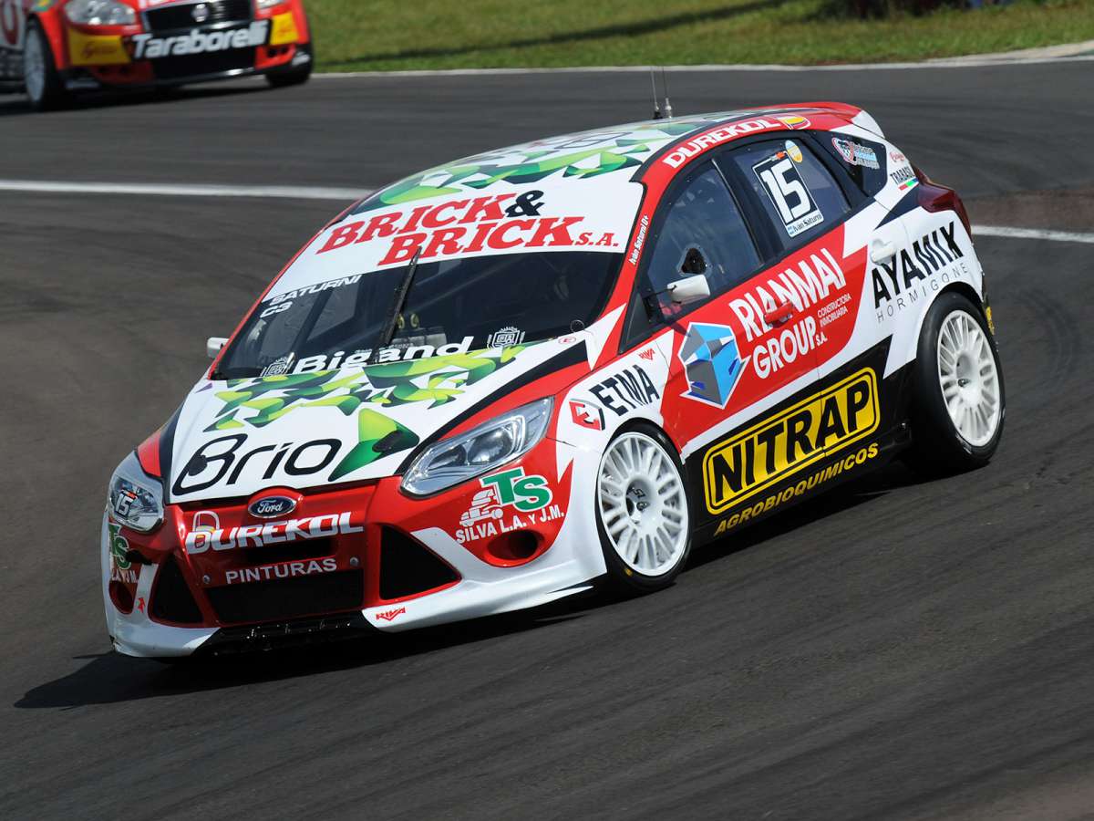 Saturni a pura contundencia