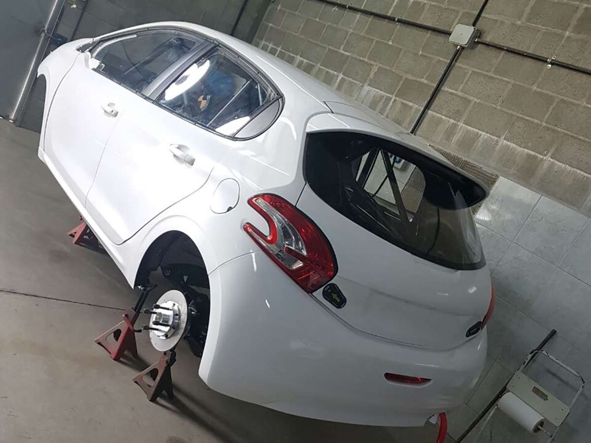 Damian Kirstein prepara su debut