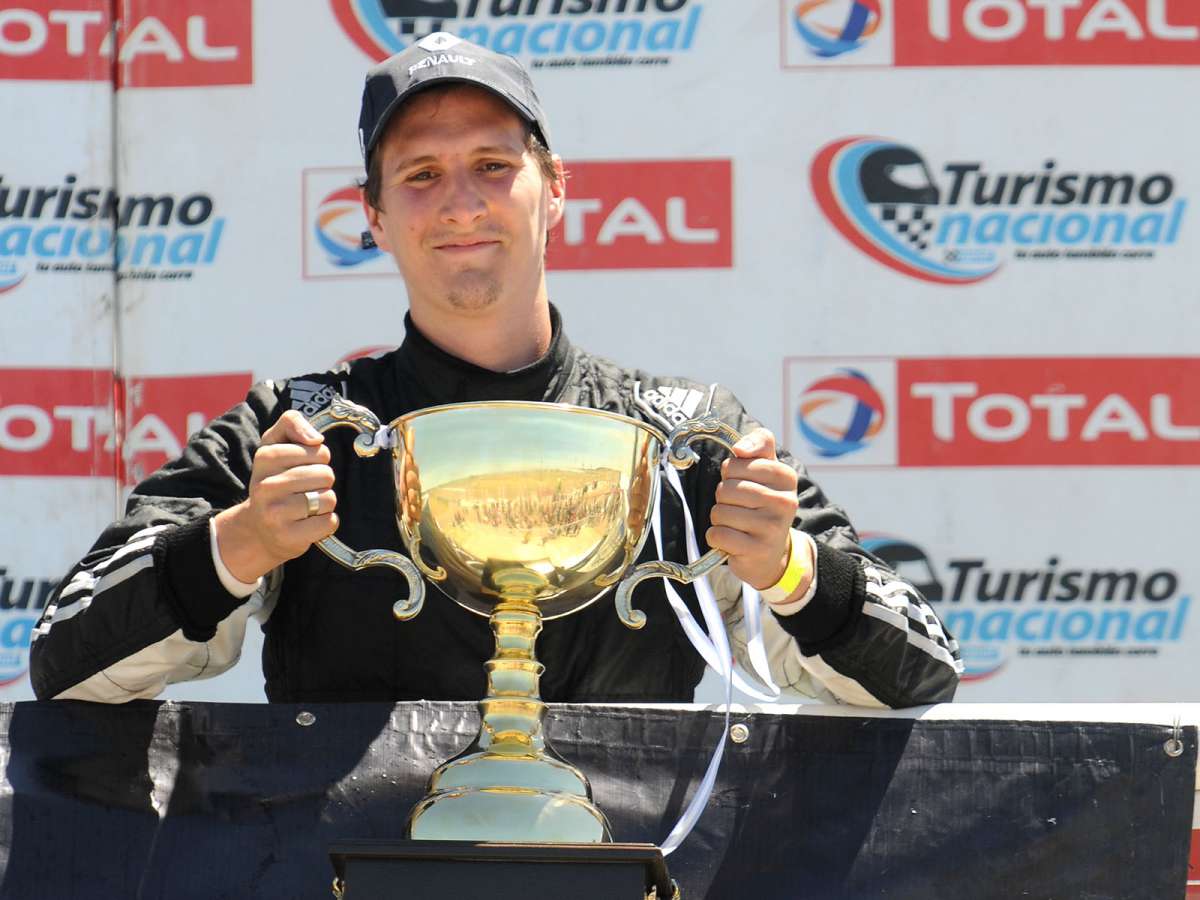 Reconocimiento a Alfonso Domenech