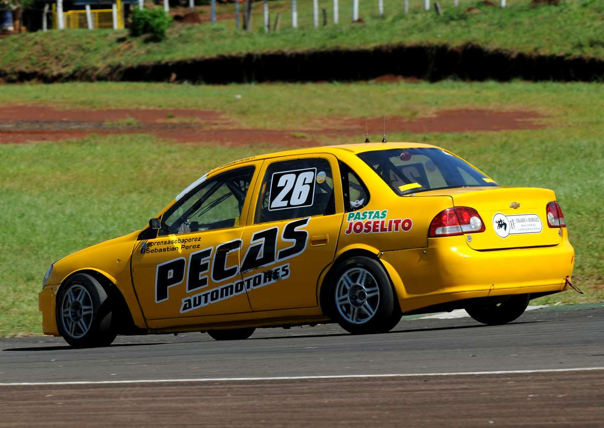 Preparativos en dos frentes