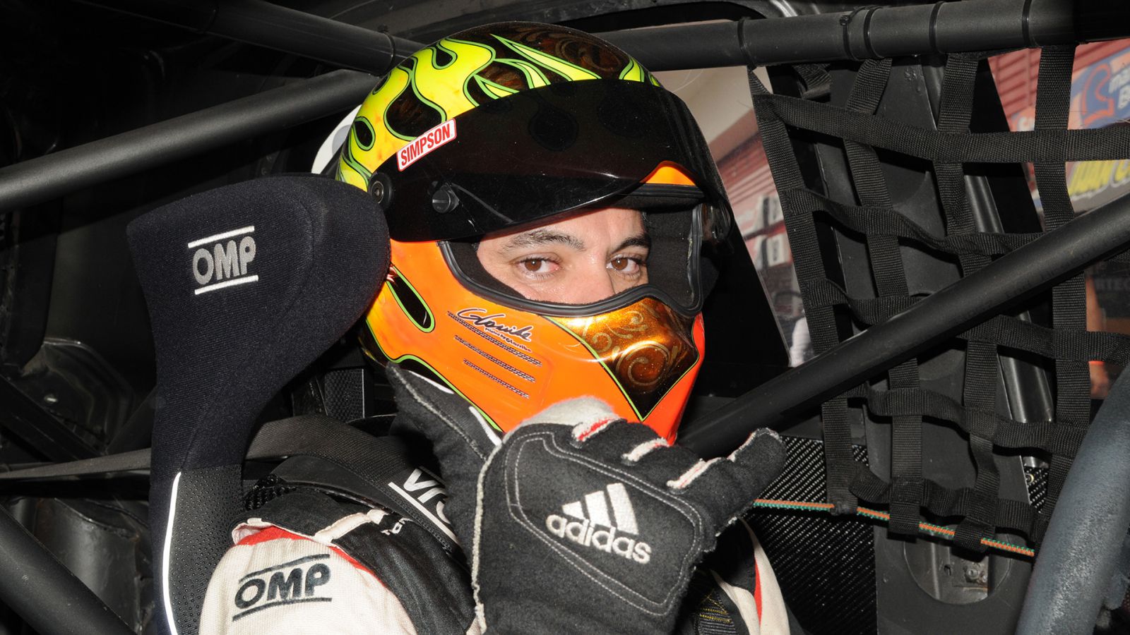 Irrumpió desde la pole position