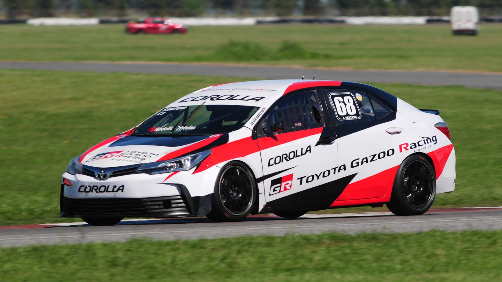 Con firmeza, Julián Santero