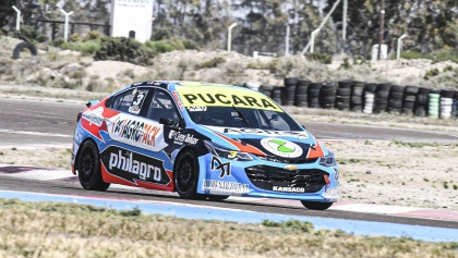 Jeronimo Teti, adelante en el primer entrenamiento