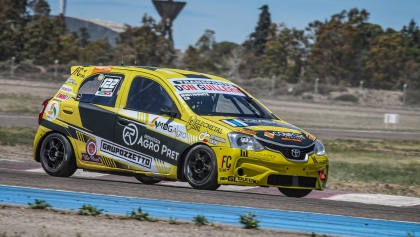 Renzo Bustamante iniciará su temporada