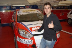 Colombo Russell probó el Fiesta