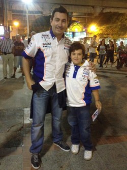 Fabian Pisandelli sorteó su merchandising oficial