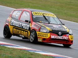 Fernandez marca el camino