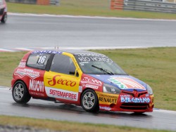 Farina se afirma de local