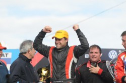 Fernández también se candidatea