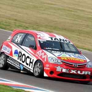 Trabajos en el Toyota Etios