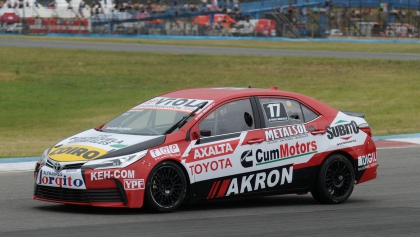 Alfonso Domenech, en la lluvia rosarina
